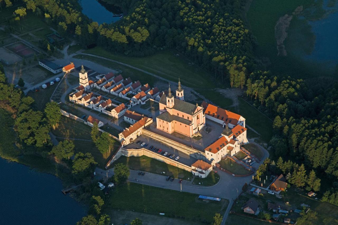 Pokamedulski Klasztor W Wigrach Вигры Экстерьер фото